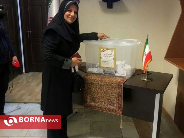 حضور ورزشکاران پای صندوق اخذ رای در باکو