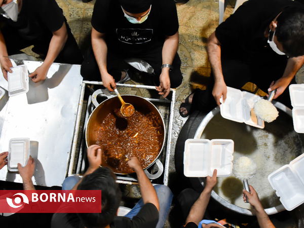 سفره‌دار مجلس حسین(ع)