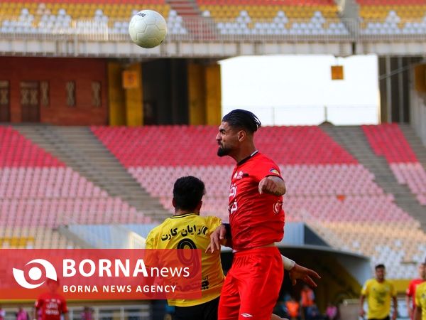 دیدار تیمهای سپاهان اصفهان _ تراکتور تبریز