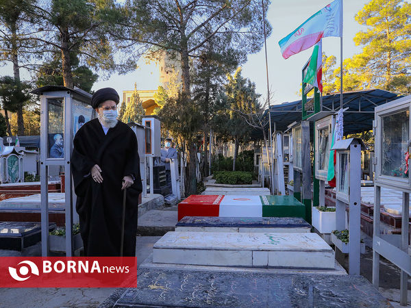 حضور رهبر انقلاب در مرقد مطهر امام راحل و گلزار شهدای بهشت زهرا