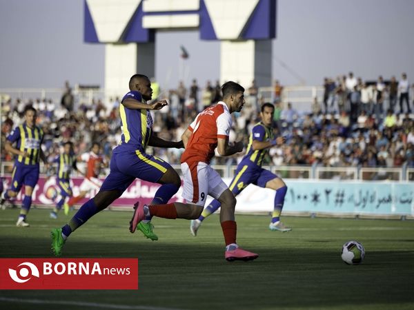 دیدار تیم های گسترش فولاد تبریز و پرسپولیس با برتری شاگردان برانکو