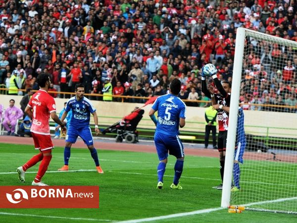 دیدار تیم های پرسپولیس تهران - استقلال تهران