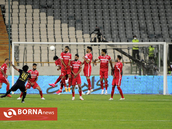 دیدار تیم های فوتبال پرسپولیس - نساجی