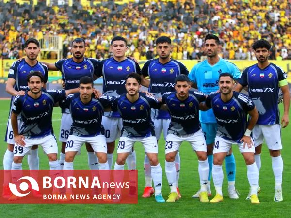 دیدار تیم های فوتبال سپاهان - پیکان