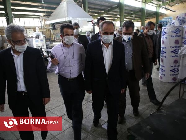 بازدید استاندار قم از واحد تولید ماسک