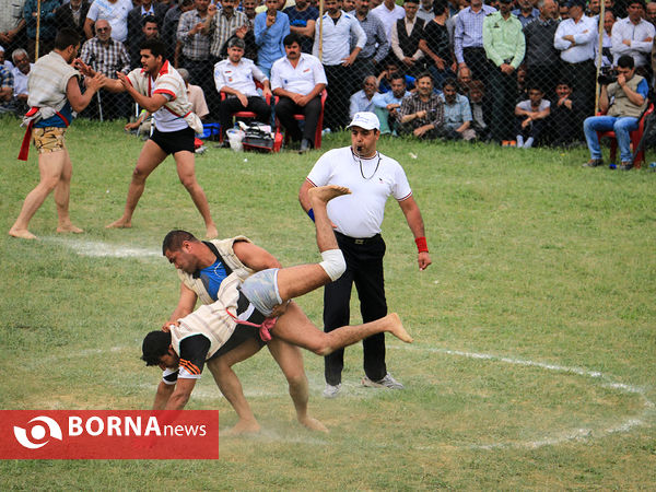 مسابقات کشتی با چوخه قهرمانی کشور در روستای رهورد قوچان‎