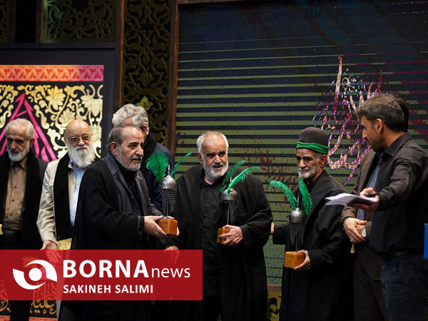  آیین برافراشتن پرچم عزای حسینی برفراز بلندترین سکوی پرچم ایران