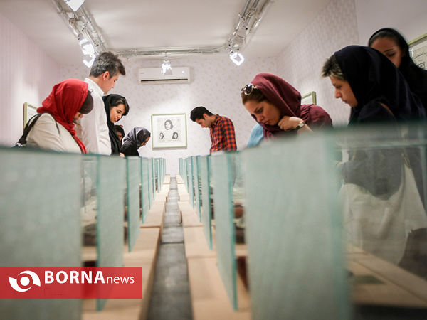 نمایشگاه چیدمان ˝از مردم استمداد می‌کنم˝
