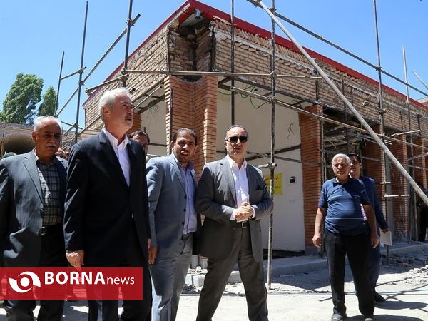 بازدید استاندار از روند عملیات مرمت سرای ایکی‌قاپیلی بازار تبریز