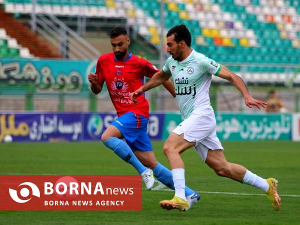 دیدار تیم های فوتبال ذوب آهن - نساجی مازندران