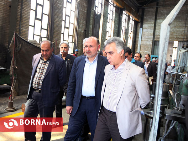بازدید فرماندار قدس از کارخانه مهیار سنگ شکن
