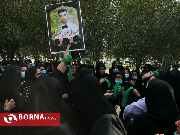 خاکسپاری جانباختگان متروپل در قطعه ورزشکاران بهشت رضای آبادان