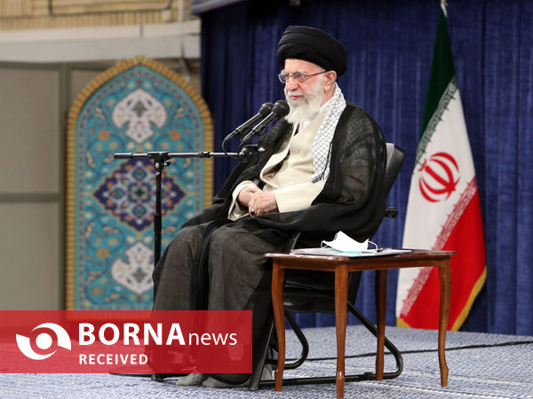 دیدار صدها نفر از مردم استان اصفهان با مقام معظم رهبری