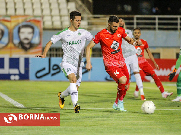 دیدار تیم های فوتبال آلومینیوم اراک-تراکتور سازی تبریز