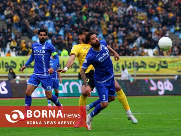 دیدار تیم فوتبال سپاهان _ گل گهر سیرجان