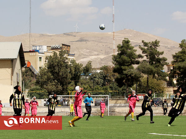 مسابقه فوتبال بانوان قشقایی شیراز - شهرداری بم