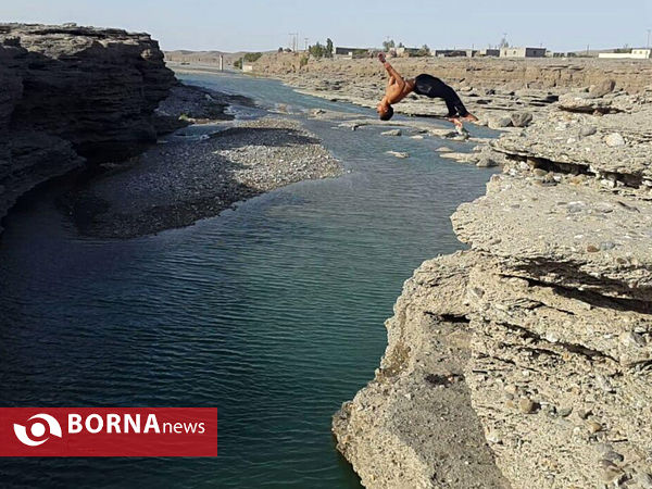 مسابقات شیرجه از صخره در شهرستان دلگان