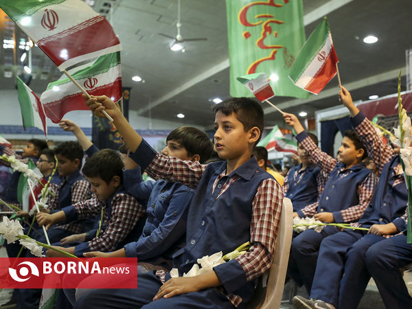 آیین نواختن زنگ دانش آموز شهید