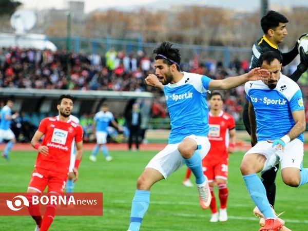 دیدار تیم پیکان- پرسپولیس