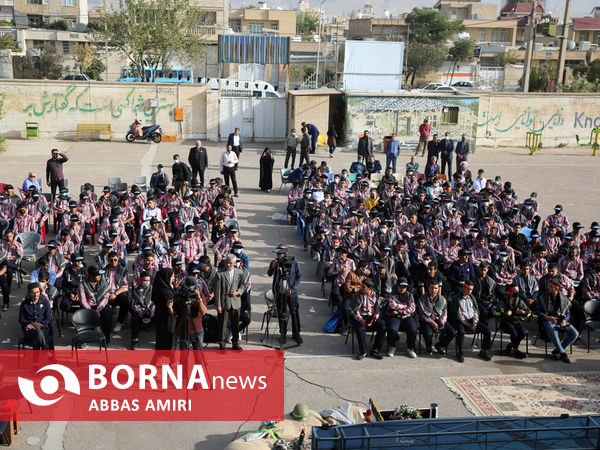 دیدار نماینده ولی فقیه در فارس با همکلاسی های دانش آموز شهید ترور شاهچراغ(ع)