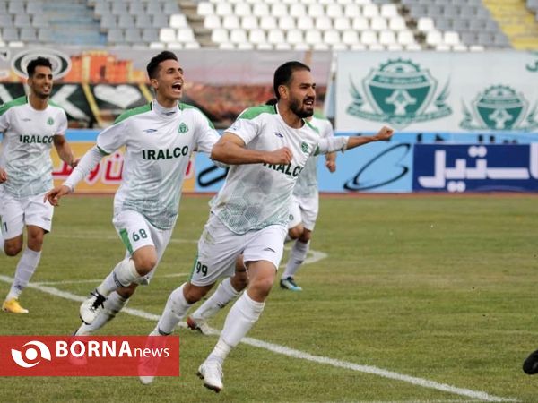 دیدار تیم های فوتبال آلومینیوم اراک - سایپا