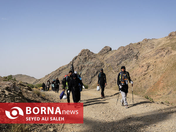 صعود بر بلندای تهران با پرچم سیدالشهدا