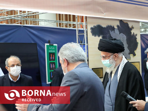 بازدید رهبر انقلاب از نمایشگاه توانمندی‌های صنعتی