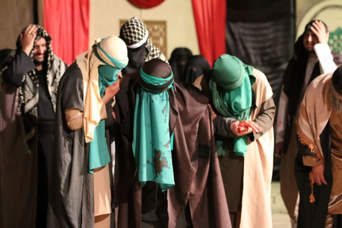نمایش مذهبی پدرخاک در کمالشهر به روی صحنه می رود
