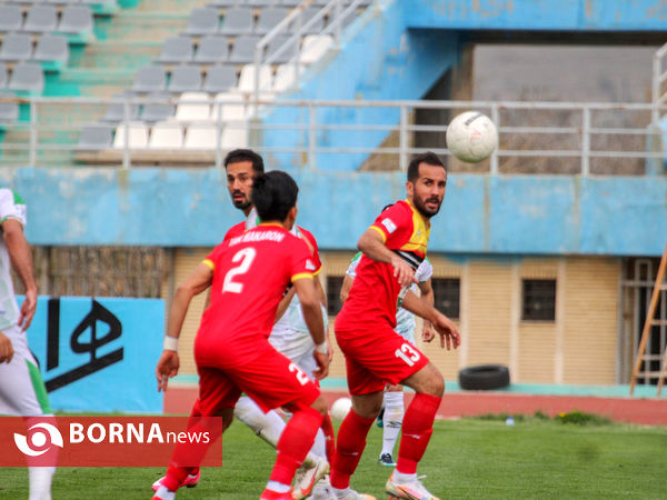 دیدار تیم‌های فوتبال آلومینیوم اراک - فولاد خوزستان