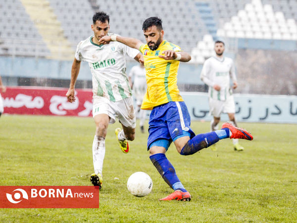 دیدار تیم های فوتبال آلومینیوم اراک - صنعت نفت آبادان