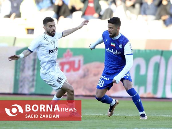 دیدار تیم های استقلال تهران - ملوان بندر انزلی