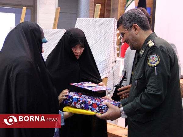 رونمایی از  کتاب های دفاع مقدس در شیراز