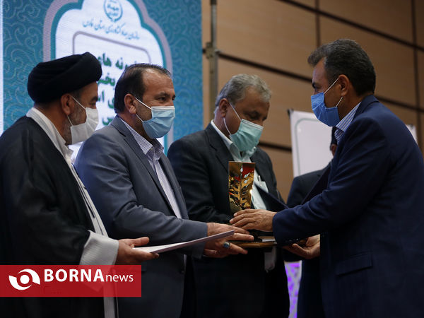 مراسم تجلیل از برگزیدگان ملی فارس در بخش کشاورزی