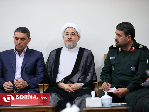 دیدار دست‌اندرکاران کنگره ۶۲۰۰ شهید استان مرکزی با رهبر انقلاب