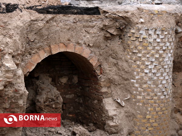 بقایای سازه قدیمی مدفون در  بارون آواک تبریز