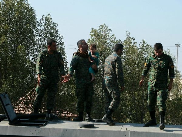 عبور زوار افغانستانی و پاکستانی از مرز شلمچه