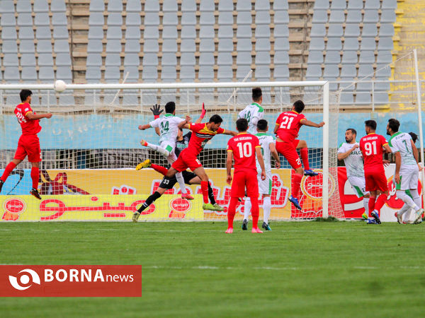 دیدار تیم‌های فوتبال آلومینیوم اراک - فولاد خوزستان