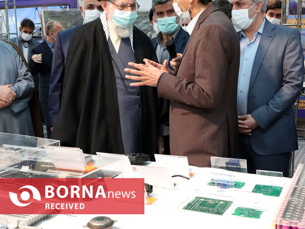 بازدید رهبر انقلاب از نمایشگاه توانمندی‌های صنعتی