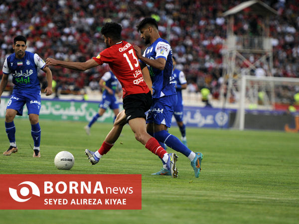 دیدار تیم های فوتبال استقلال 7 تراکتور 1