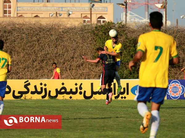 دیدار تیم های فوتبال صنعت نفت - نساجی
