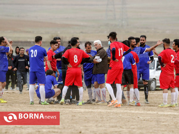 مسابقات فوتبال در روستا