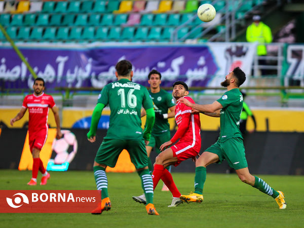 دیدار تیم‌های ذوب آهن - پرسپولیس