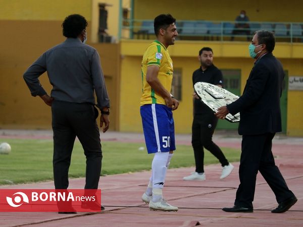 در حاشیه دیدار تیم های فوتبال صنعت نفت - شهر خودرو