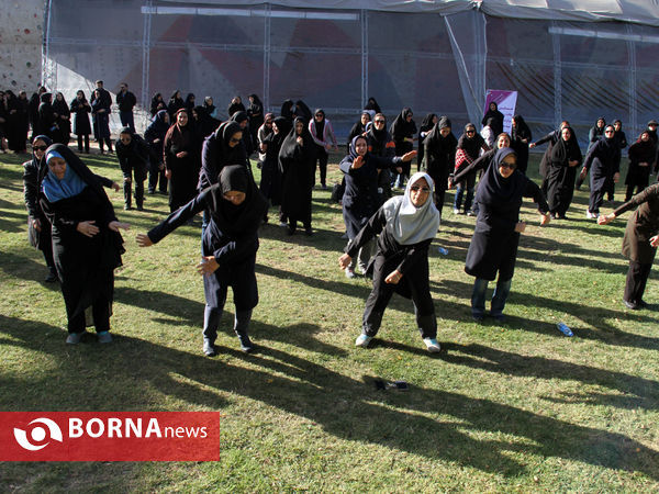 پیاده روی کارکنان وزارت ورزش و جوانان با حضور معاون توسعه ورزش بانوان