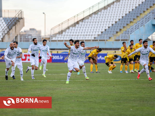 در حاشیه دیدار تیم های فوتبال آلومینیوم  - سپاهان