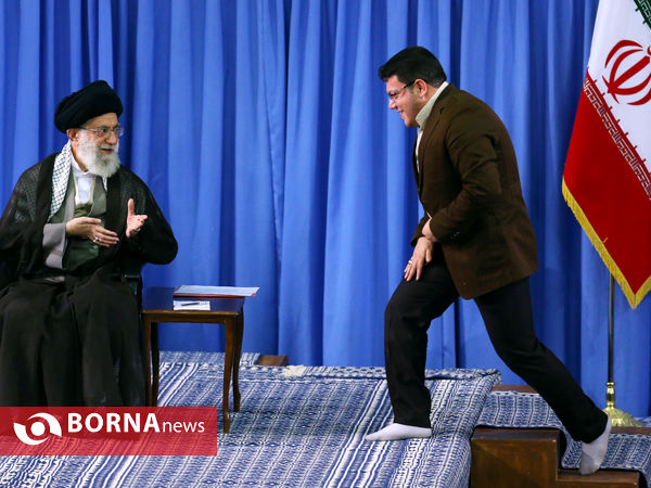 دیدار رهبر معظم انقلاب با جمعی از دانشجویان