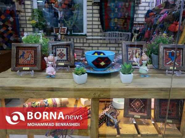 بازدید مدیرعامل سازمان منطقه آزاد اروند از بازارچه صنایع دستی آبادان