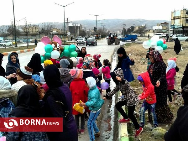قطار انقلاب و ایستگاه خاطرات انقلاب در شهرک دولت‌آباد شهر کرمانشاه