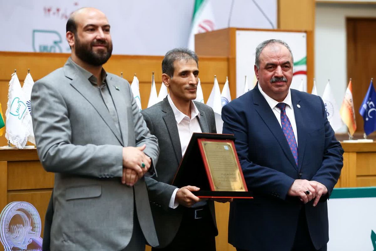 اخذ گواهی سه ستاره جایزه ملی کیفیت ایران توسط سیمان لامرد