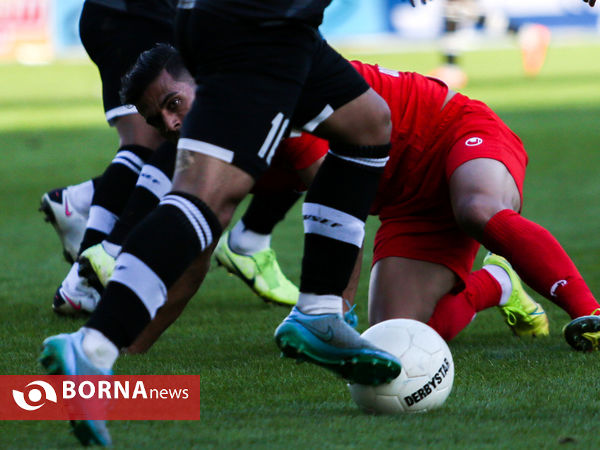 دیدار تیم های شهرخودرو مشهد و مس رفسنجان